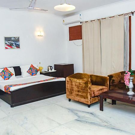 Fabhotel Premium Gurgaon Exterior photo
