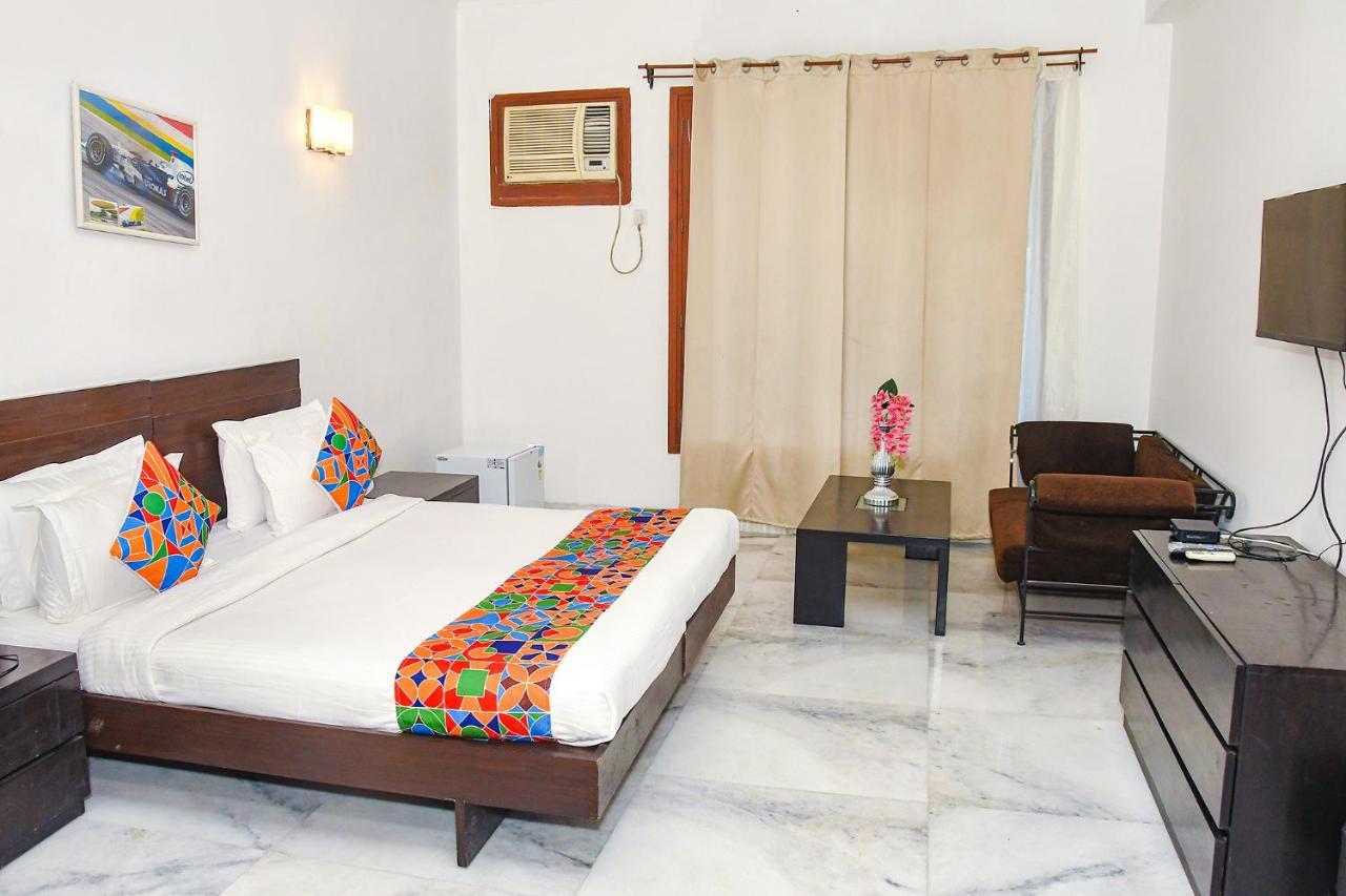 Fabhotel Premium Gurgaon Exterior photo
