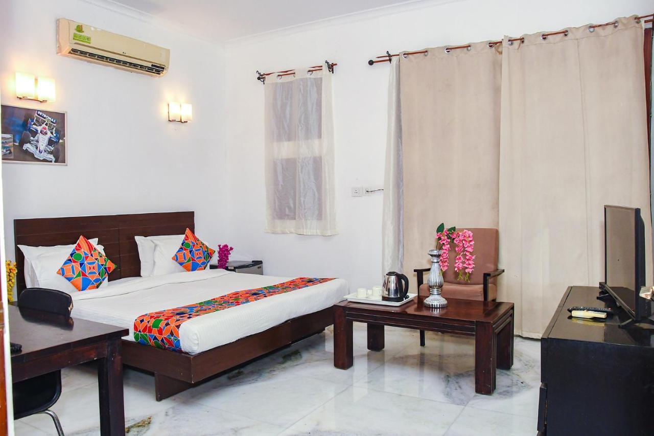 Fabhotel Premium Gurgaon Exterior photo