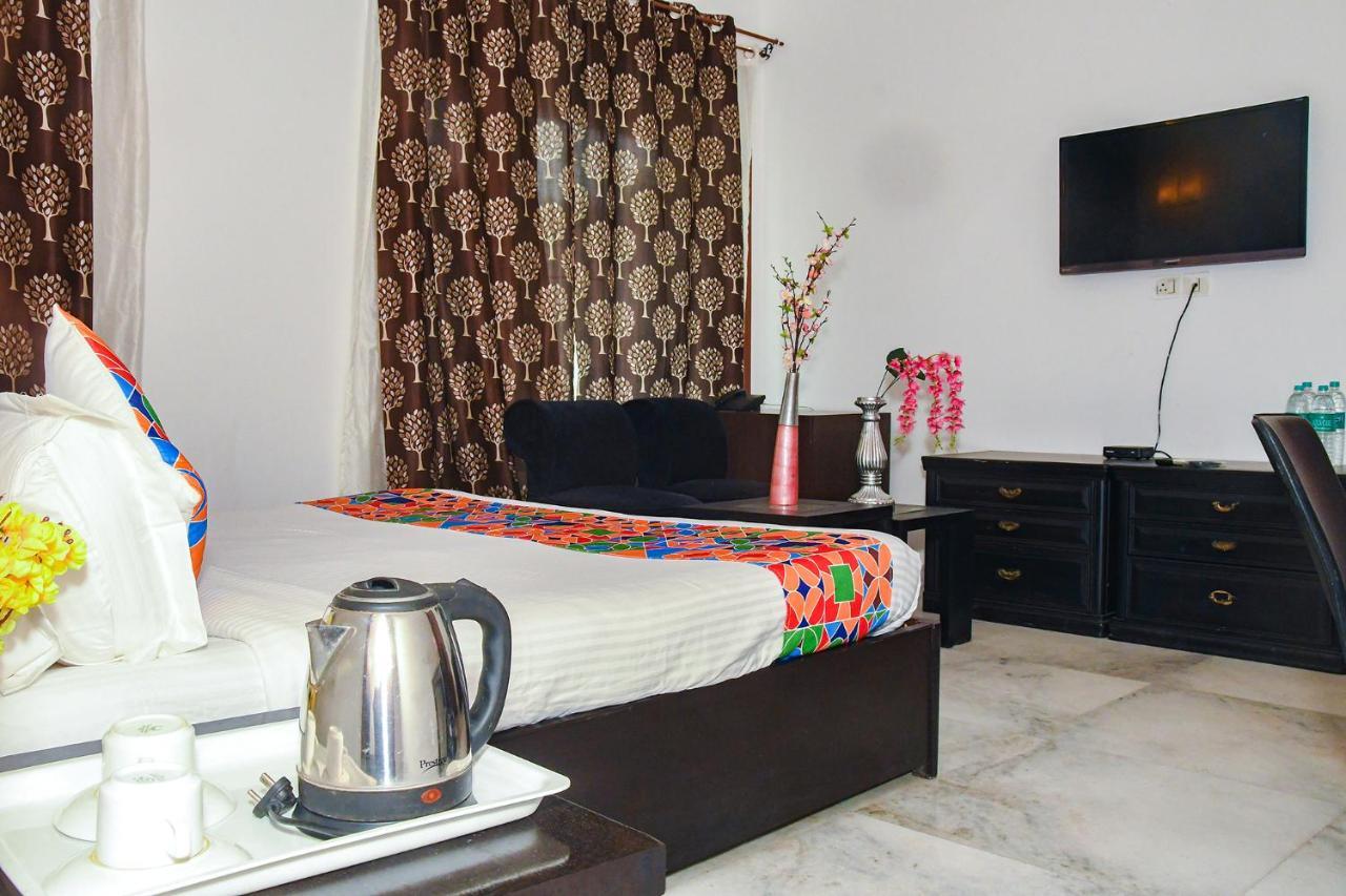 Fabhotel Premium Gurgaon Exterior photo