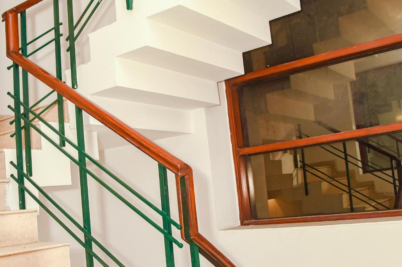 Fabhotel Premium Gurgaon Exterior photo