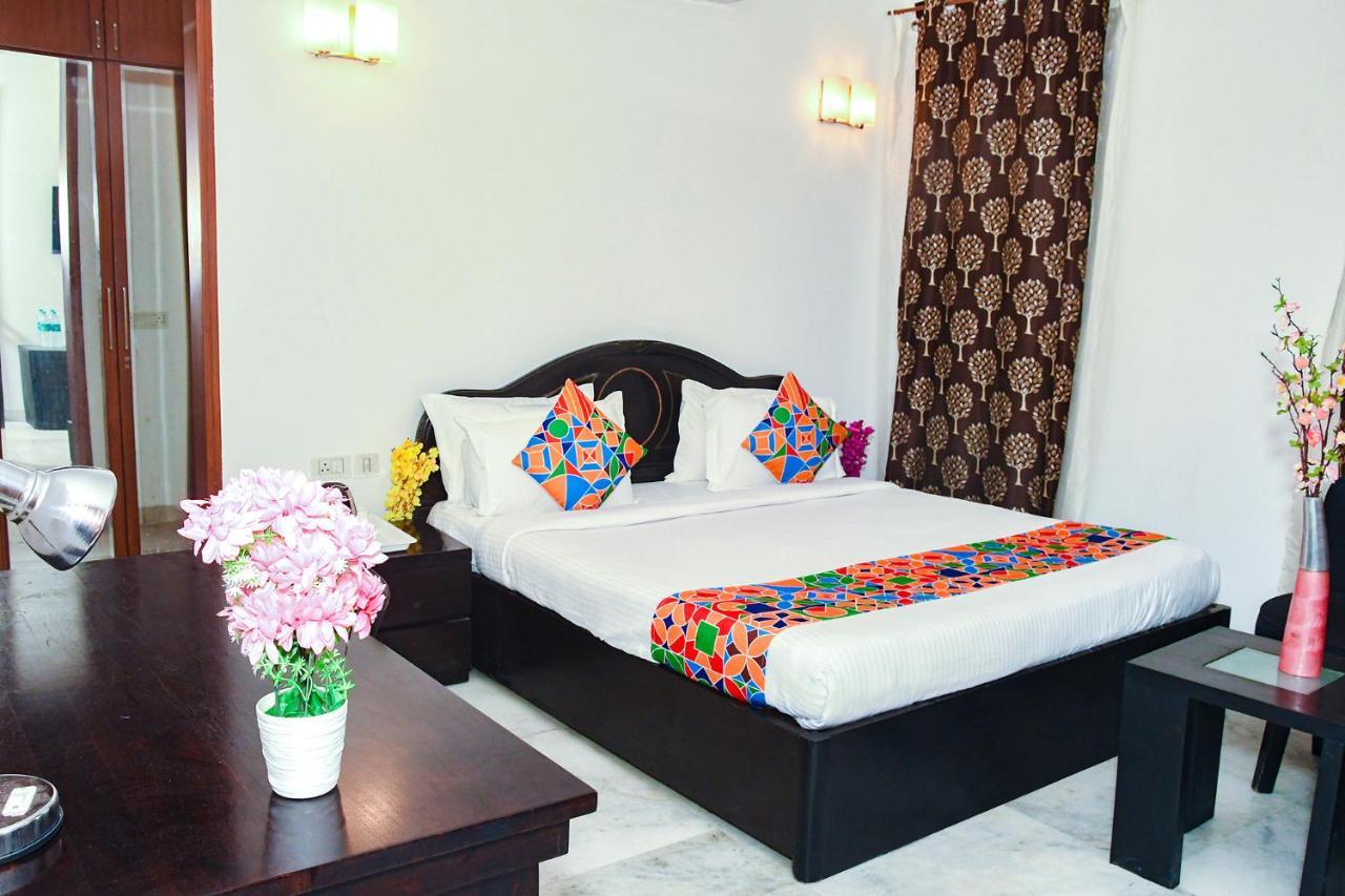 Fabhotel Premium Gurgaon Exterior photo